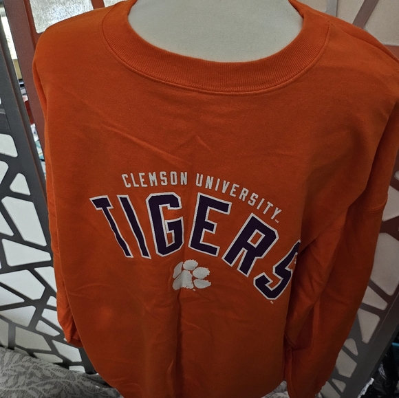 Clemson Tigers - Picture 2 of 3